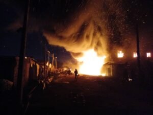 Chaos in Ibadan! Fire Ravages Spare Parts Market as Hoodlums Loot Shops Amid Ongoing Rescue Efforts