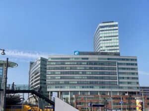 Dutch Agency Issues Over 20,000 Work Permits to Non-EU Workers and Students in 2024 as Labour Demand Surges