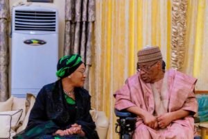 First Lady Oluremi Tinubu Visits IBB and Abdulsalami Abubakar in Minna to Discuss National Development